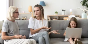 علامات الأم النرجسية.. كيف تكتشفين الإساءة العاطفية وتتخلصين من آثار التربية السامة؟