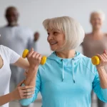 الرياضة لمرضى الشلل الرعاشي.. كيف تساعد التمارين المنتظمة في تحسين الحركة؟