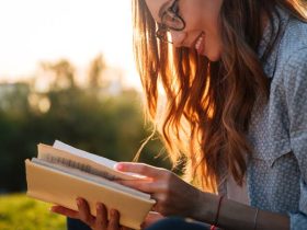 تأثير القراءة على الإنسان.. كيف تسهم الكتب في بناء العقل والشخصية؟