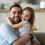كيف تشكل العلاقة الأبوية مستقبل الفتاة العاطفي والزوجي؟
