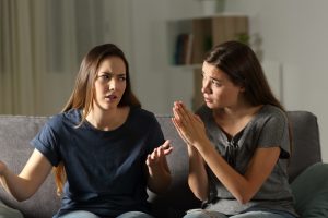 فن الرد الذكي.. كيف تتعاملين مع الانتقادات والمواقف المحرجة بثقة وهدوء؟