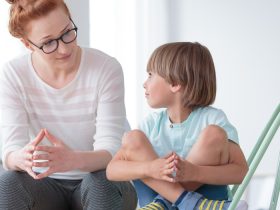 كيف تحمين طفلك من الاضطرابات النفسية وتدعمين اتزانه؟