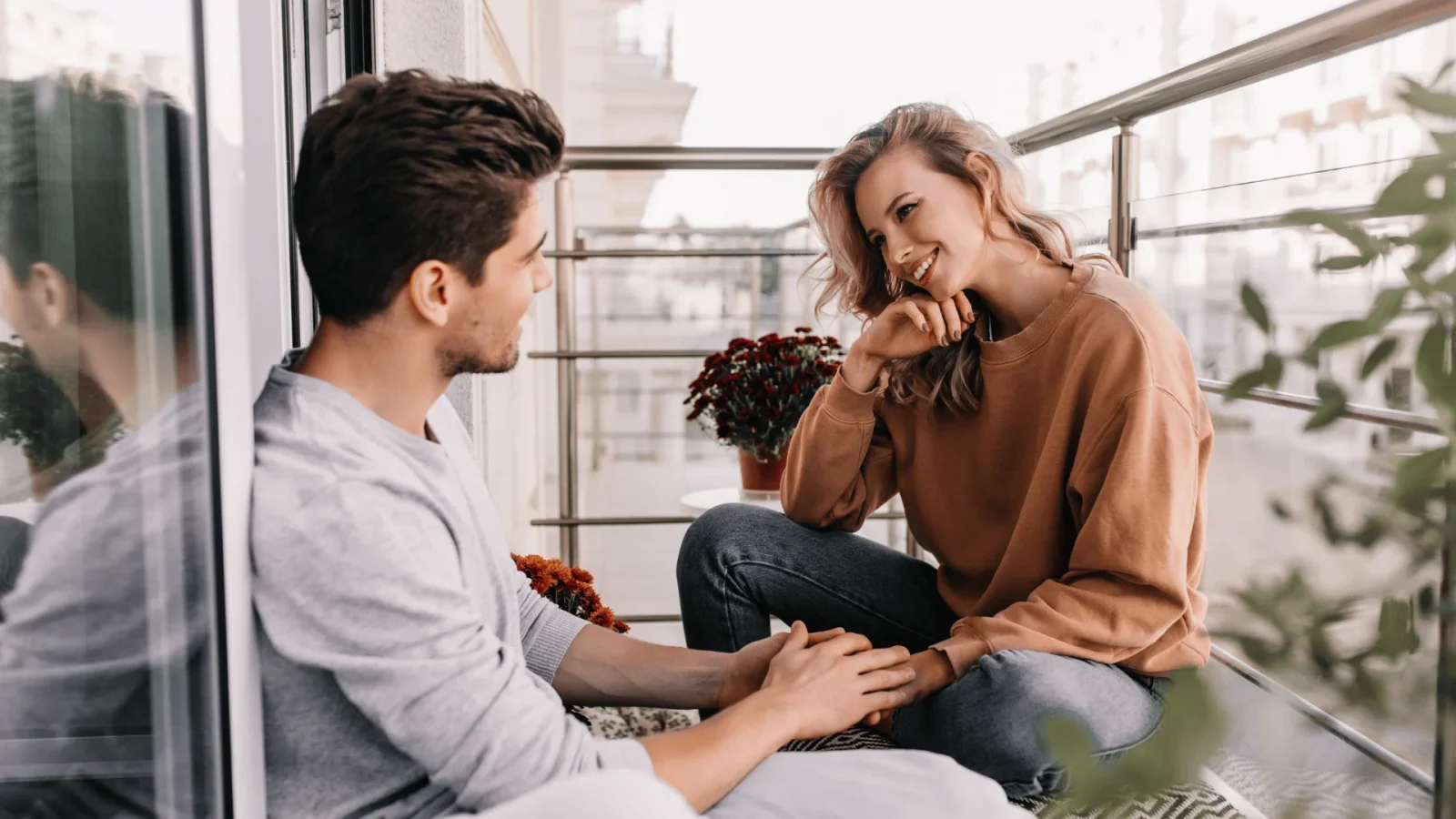 كيف تعرفين الرجل الناضج عاطفياً؟ 10 علامات تكشف استعداده لعلاقة صحية