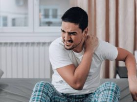 تيبس العضلات.. أسباب شائعة وطرق تساعد على تخفيف الألم واستعادة الحركة
