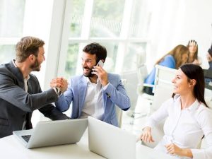 12 مهارة لبناء شخصية مهنية قوية.. كيف تترك انطباعًا مؤثرًا في بيئة العمل؟