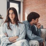 8 عادات تدمر العلاقة الزوجية ببطء.. هل تفعلين إحداها دون أن تدركي؟