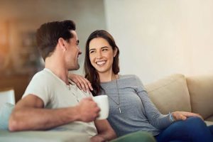كيف تعرفين الرجل الناضج عاطفياً؟ 10 علامات تكشف استعداده لعلاقة صحية