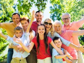 العلاقات الأسرية الإيجابية.. خطوات بسيطة لأسرة أكثر ترابطًا