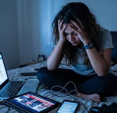 الإرهاق الرقمي.. كيف يؤثر الاستخدام المفرط للشاشات على صحتك؟