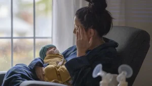 اكتئاب ما بعد الولادة.. كيف تتجاوز الأم التحديات النفسية بعد استقبال مولودها؟