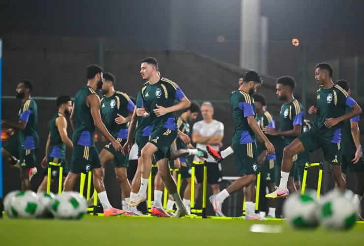 السعودية وقطر.. مواجهة نارية لحسم بطاقة التأهل إلى نهائي «كأس الخليج»