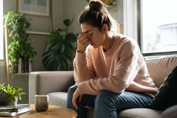 لماذا تشعر بالتعب المستمر؟ 8 أسباب شائعة وطرق تساعدك على استعادة نشاطك