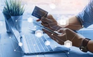 خبراء مصرفيون يحذرون.. وعي العميل خط الدفاع الأول ضد احتيال البطاقات عبر الإنترنت