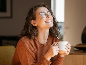 الكاريزما ليست حكرًا على الموهوبين.. أسرار اكتساب الشخصية الجذابة والتأثير في الآخرين