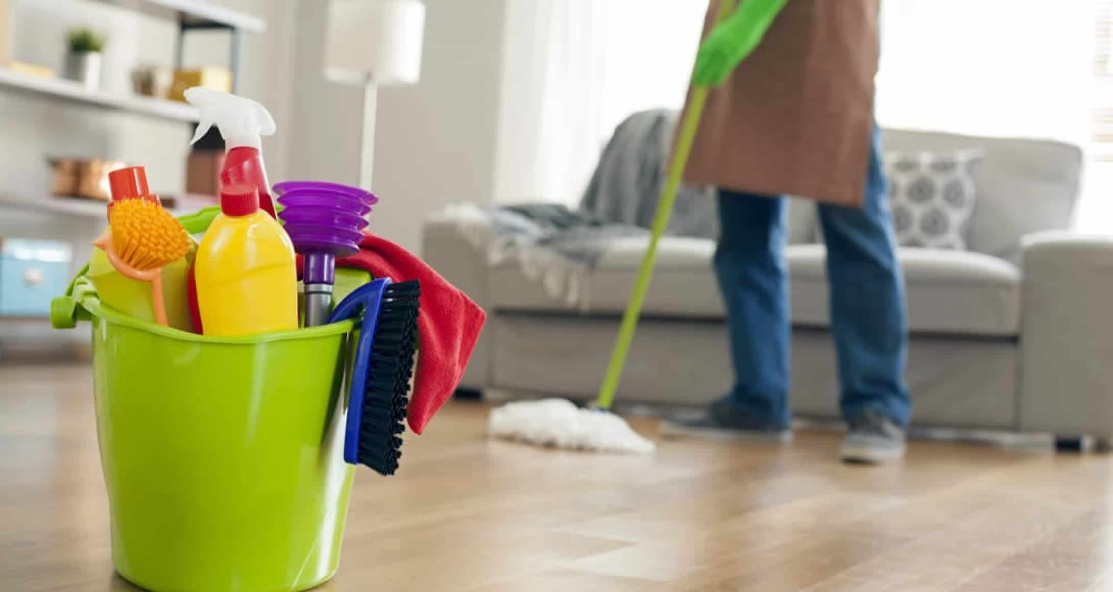 تنظيف المنزل