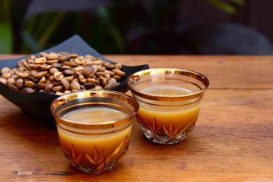 طريقة عمل القهوة العربية بالزعفران