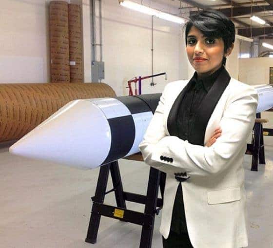 فيديو| «أول مهندسة سعودية» بـ«ناسا» توثق رحلتها لقيادة طائرة من مطار رابغ