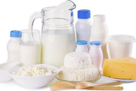 «الغذاء والدواء» تلزم المصنعين بإضافة هذه الكلمة على منتجات الحليب والألبان