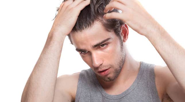أسباب تساقط الشعر للرجال