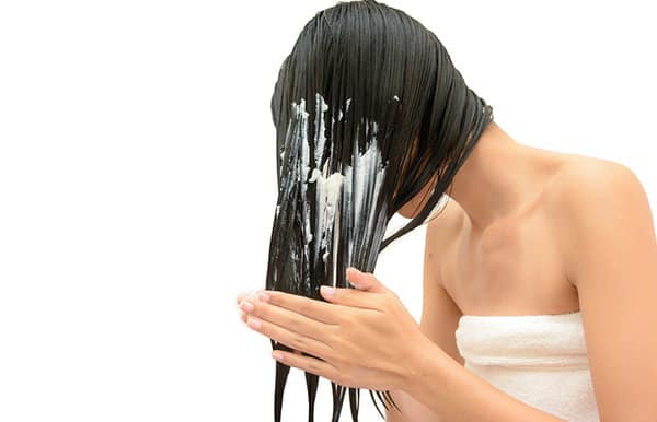 طريقة غسل الشعر الصحيحة