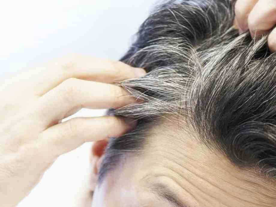 وصفات الحناء لتغطية الشعر الأبيض والحفاظ على لمعانه
