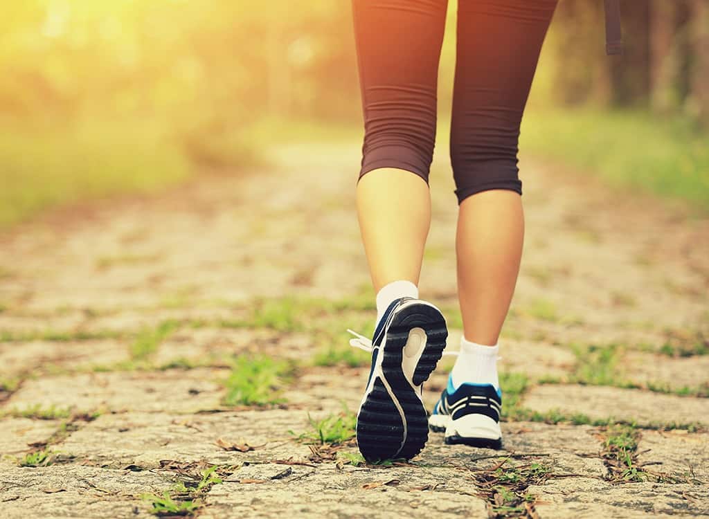 لمحبي رياضة المشي.. إليك 8 نصائح للمساعدة في إحراق الدهون