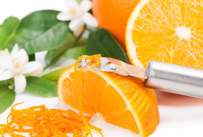 طريقة تطبيق قشر البرتقال للعناية بالبشرة