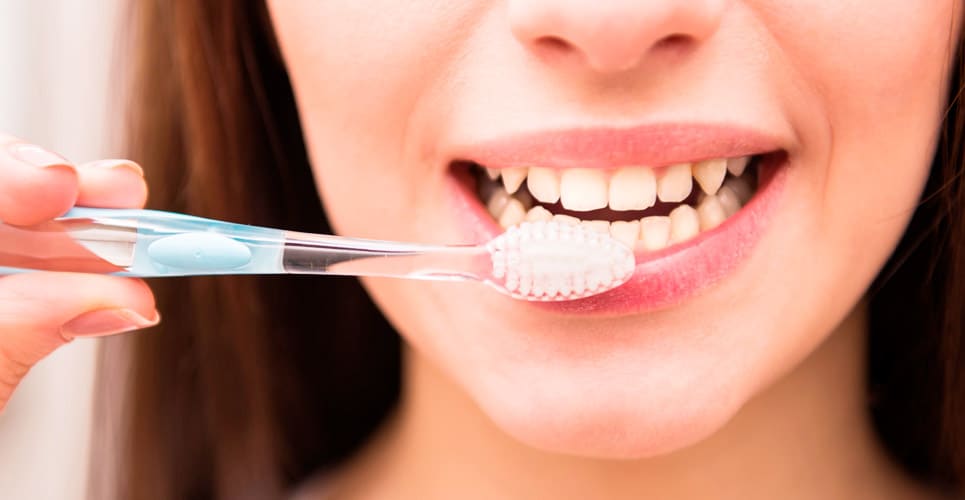 علاج جير الأسنان الأسود وأسبابه