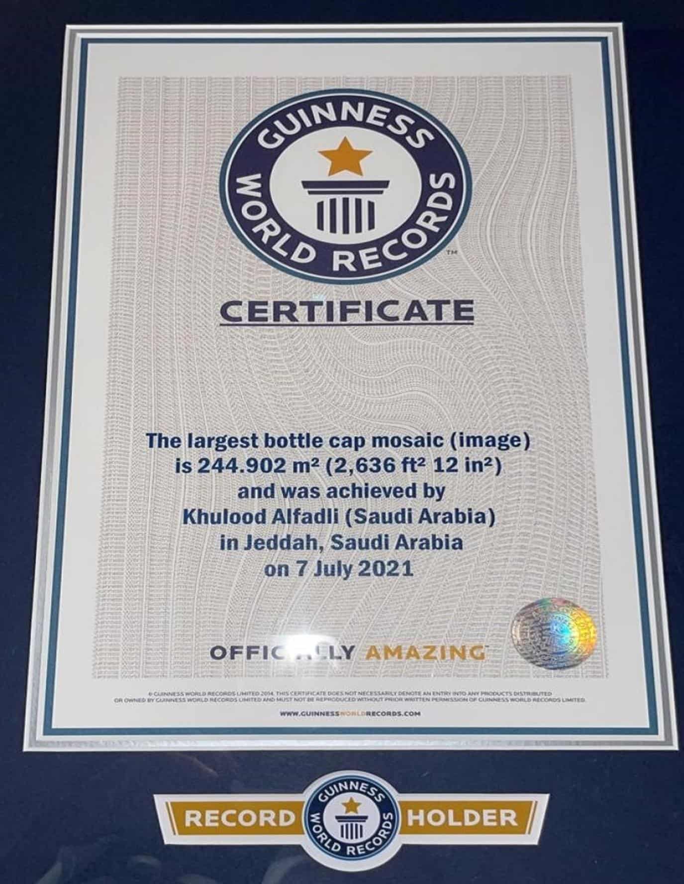السعودية خلود الفضلي تدخل موسوعة جينيس بأكبر لوحة موزاييك في العالم