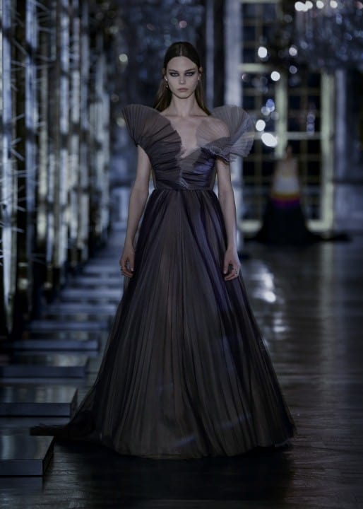 فستان أنيق من «Christian Dior»