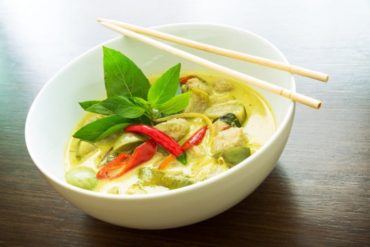 طريقة تحضير دجاج بالكاري الأخضر التايلندي كالمطاعم