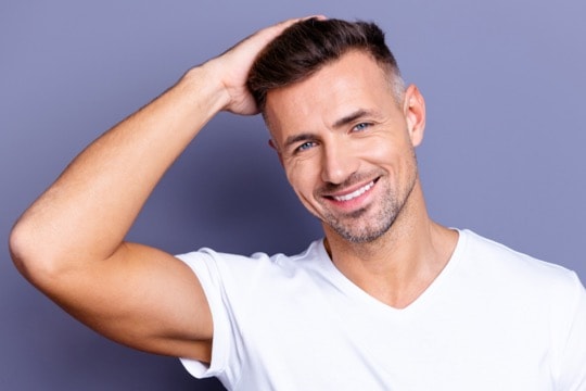  وصفات طبيعية لتنعيم الشعر 