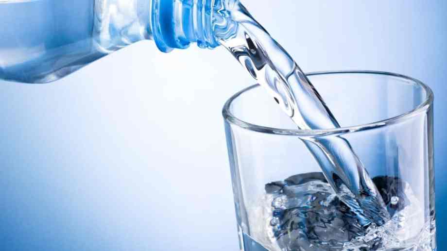 أهمية شرب ماء زمزم على الريق .. أبرزها الوقاية من الأورام السرطانية وحماية الجنين