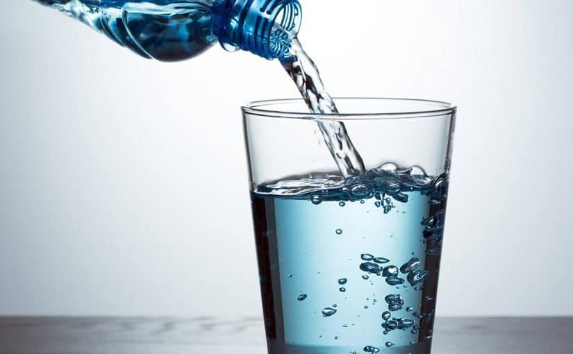 أهمية شرب ماء زمزم على الريق .. أبرزها الوقاية من الأورام السرطانية وحماية الجنين