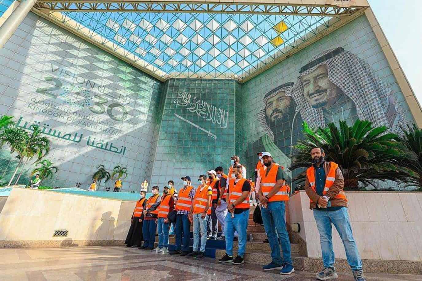 «الخطوط السعودية» تشارك في تحسين المشهد الحضري لطريق الحرمين