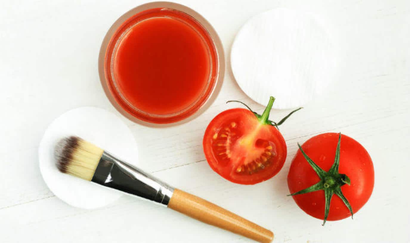 وصفات طبيعية للهالات السوداء .. استخدمي ماسك الطماطم والنعناع للتخلص منها