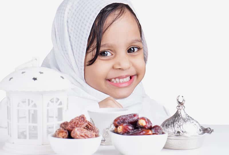 نصائح لتشجيع الطفل على الصيام في رمضان 2022