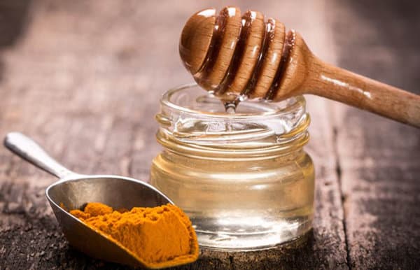 قناع العسل والكركم للبشرة الدهنية .. فوائده وكيفية استخدامه