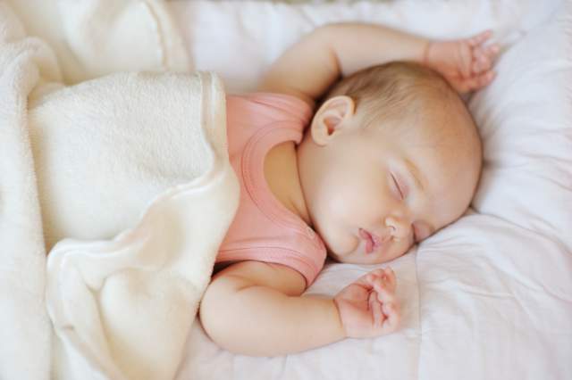 حركة الرضيع أثناء النوم