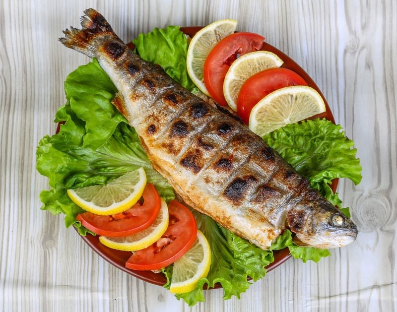 خطوات تحضير سمك على الطريقة الإيطالية في مطبخك