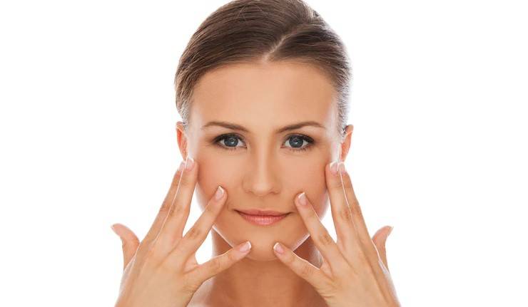 فوائد تمارين الوجه لتحسين البشرة واحترسي من أضرارها