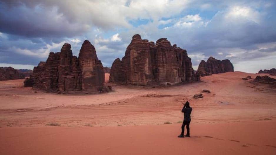 صحراء حسمى.. وجهة مثالية لعشاق «الكشتات» والمغامرة