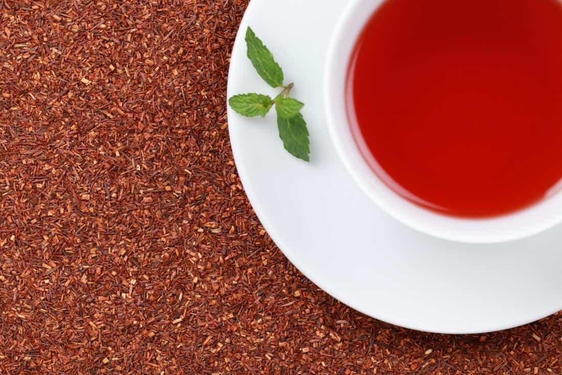 أهمية الشاي الأحمر للشعر وكيفية استخدامه 
