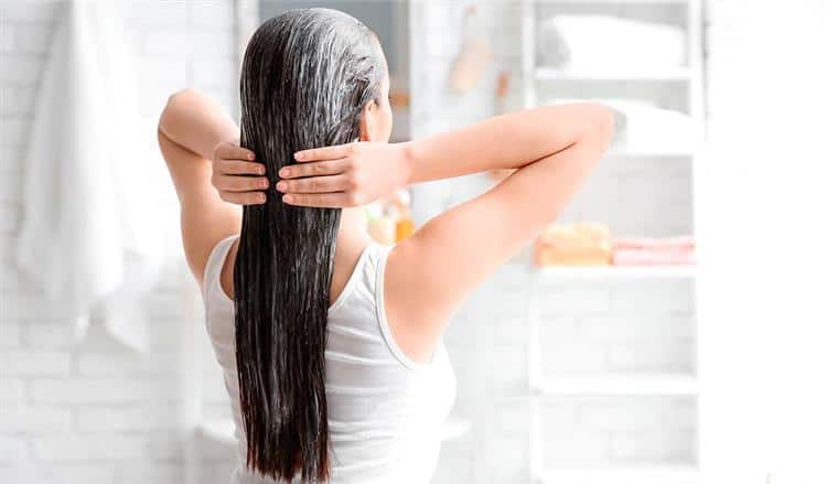 فوائد المايونيز لتنعيم الشعر المجعد وترطيبه.. إليكِ هذا الروتين