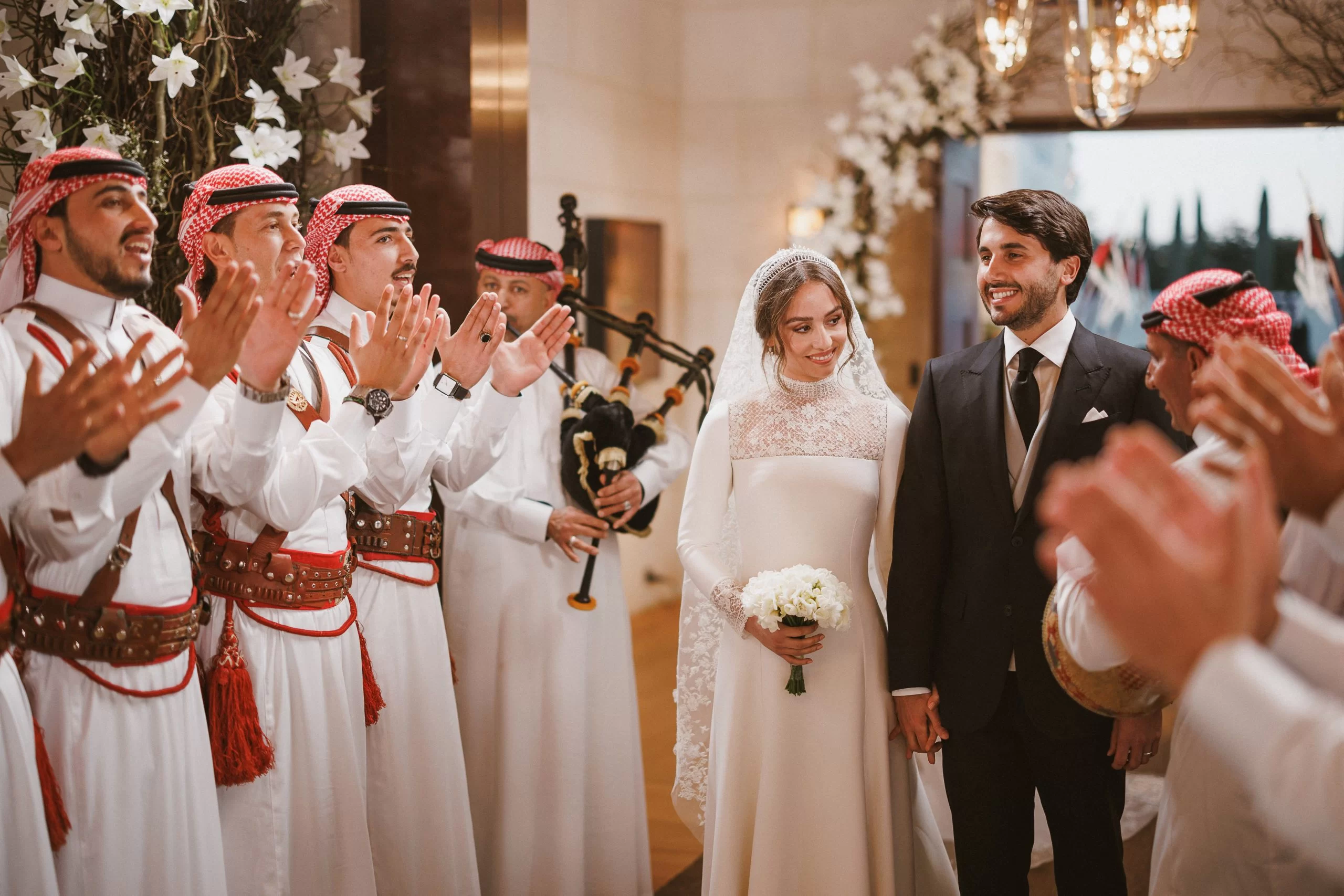 للعرائس.. نسقي فستانك من إطلالة الأميرة إيمان في زفافها