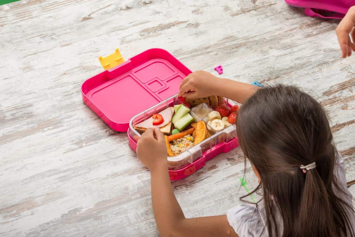 4 توصيات لإعداد حقيبة الطعام المدرسية لأطفالك