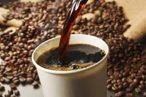كم فنجان قهوة مسموح به يوميًا؟ 