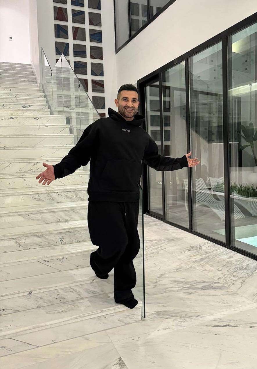 أحمد سعد في منزله الجديد بالرياض
