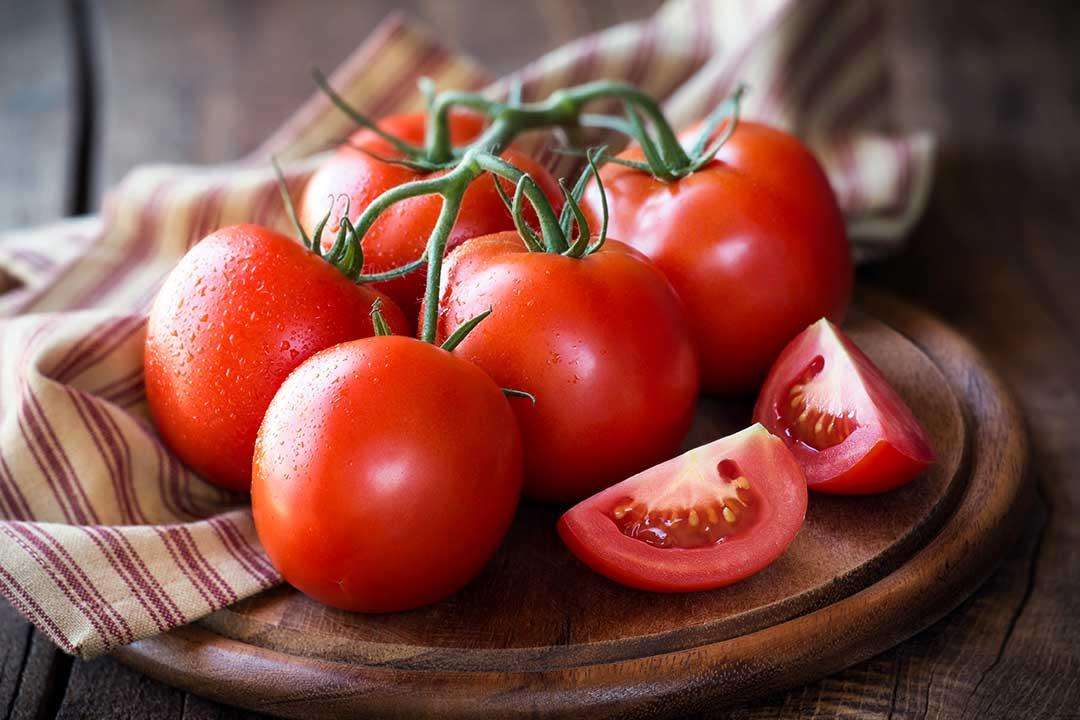 فوائد الطماطم في الحفاظ على شبابك