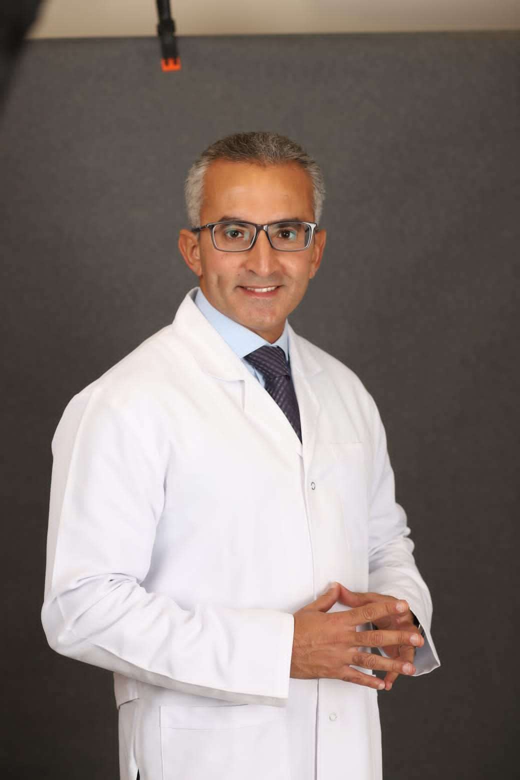 الدكتور حسام الشنوفي، أستاذ أمراض النساء والتوليد القصر العيني بجامعة القاهرة